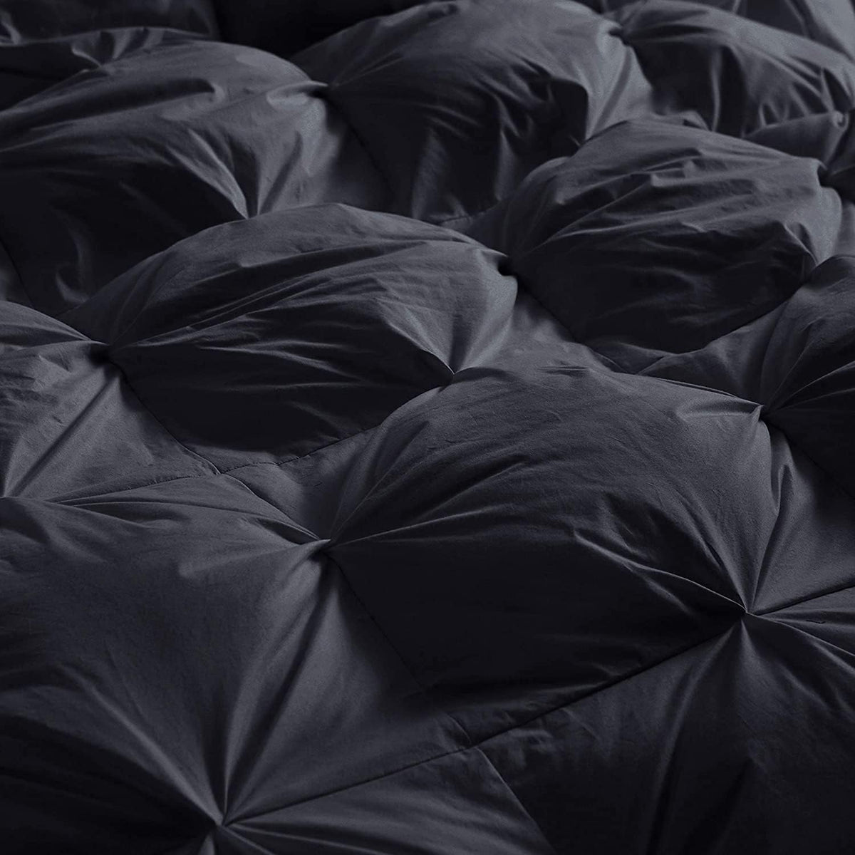Luxurious All-Season Goose Down Feather Fiber Comforter Queen Size Duvet Insert, Exquisite Black Pinch Pleat Design, Premium Baffle Box, 100% Egyptian Cotton Cover, 65 oz. Fill Weight, Black