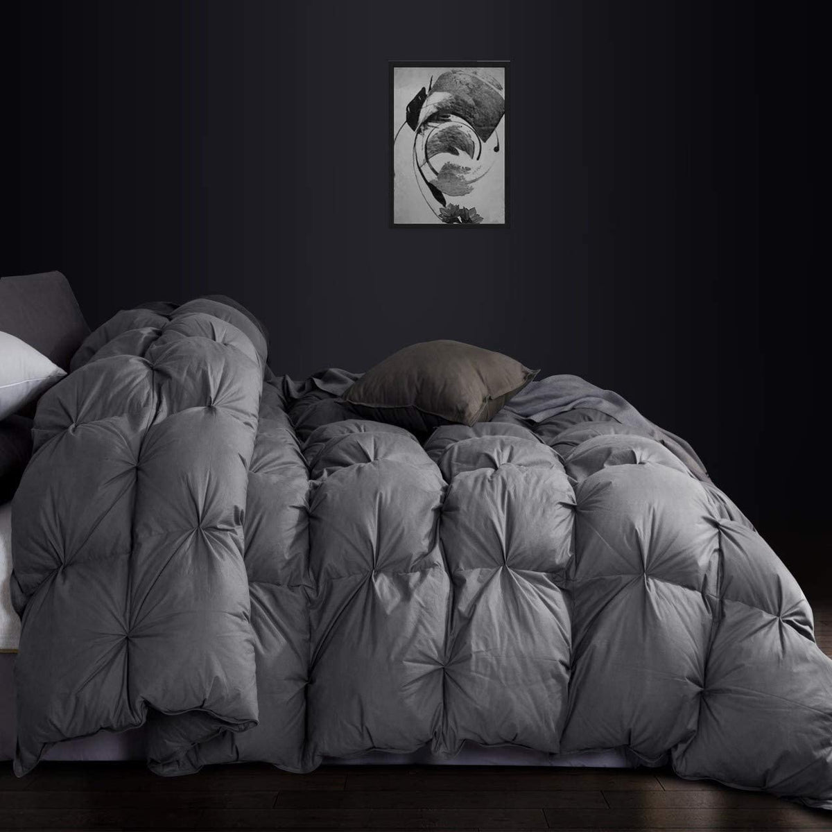 Luxurious All-Season Goose Down Feather Fiber Comforter Queen Size Duvet Insert, Exquisite Black Pinch Pleat Design, Premium Baffle Box, 100% Egyptian Cotton Cover, 65 oz. Fill Weight, Black