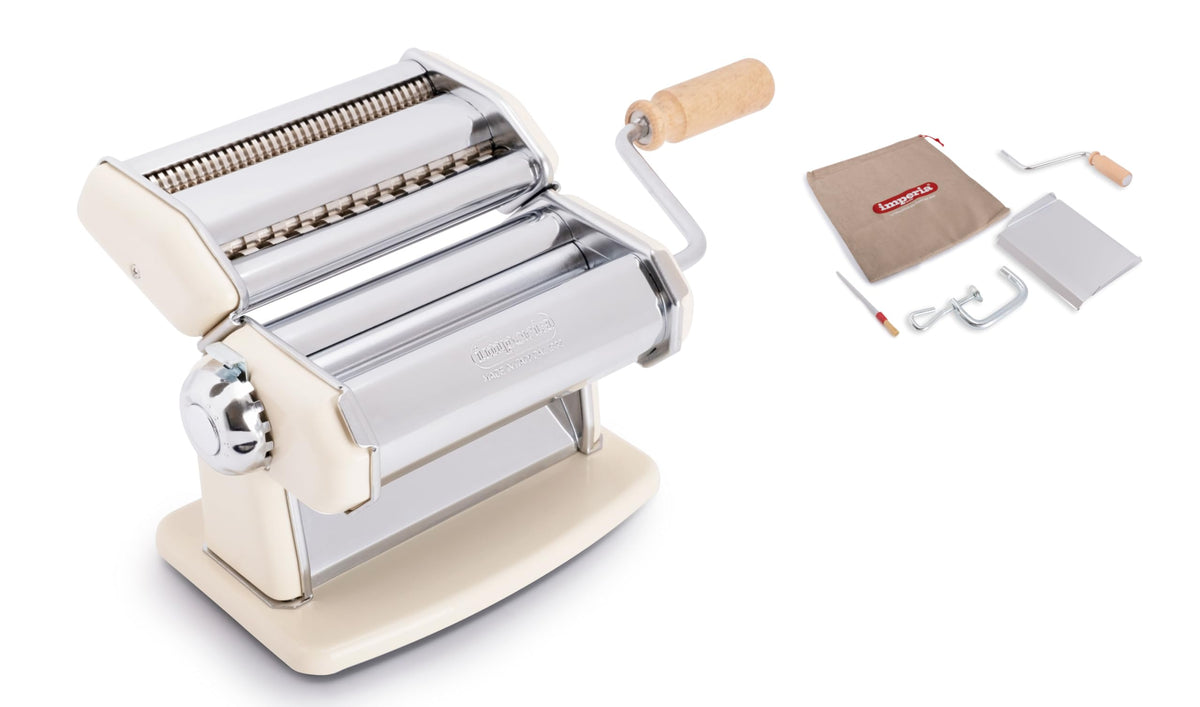 Imperia IPasta Classic Line. Pasta Machine 100% Made in Italy. Fresh pasta machine in steel. Manual roller with crank. Creates dough sheets for Lasagne, Tagliolini, Fettuccine. (End of line)
