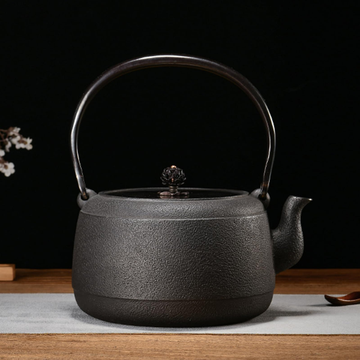 Cast Iron Teapot, Stovetop Safe Tea Kettle With handle, Asian Style Handmade Tea Pot For Home Camping Outdoor Use(1.2L, BlackA)