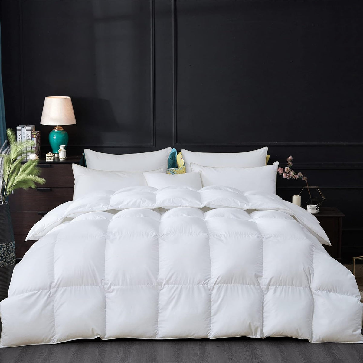 Luxurious All-Season Goose Down Feather Fiber Comforter Queen Size Duvet Insert, Exquisite Black Pinch Pleat Design, Premium Baffle Box, 100% Egyptian Cotton Cover, 65 oz. Fill Weight, Black