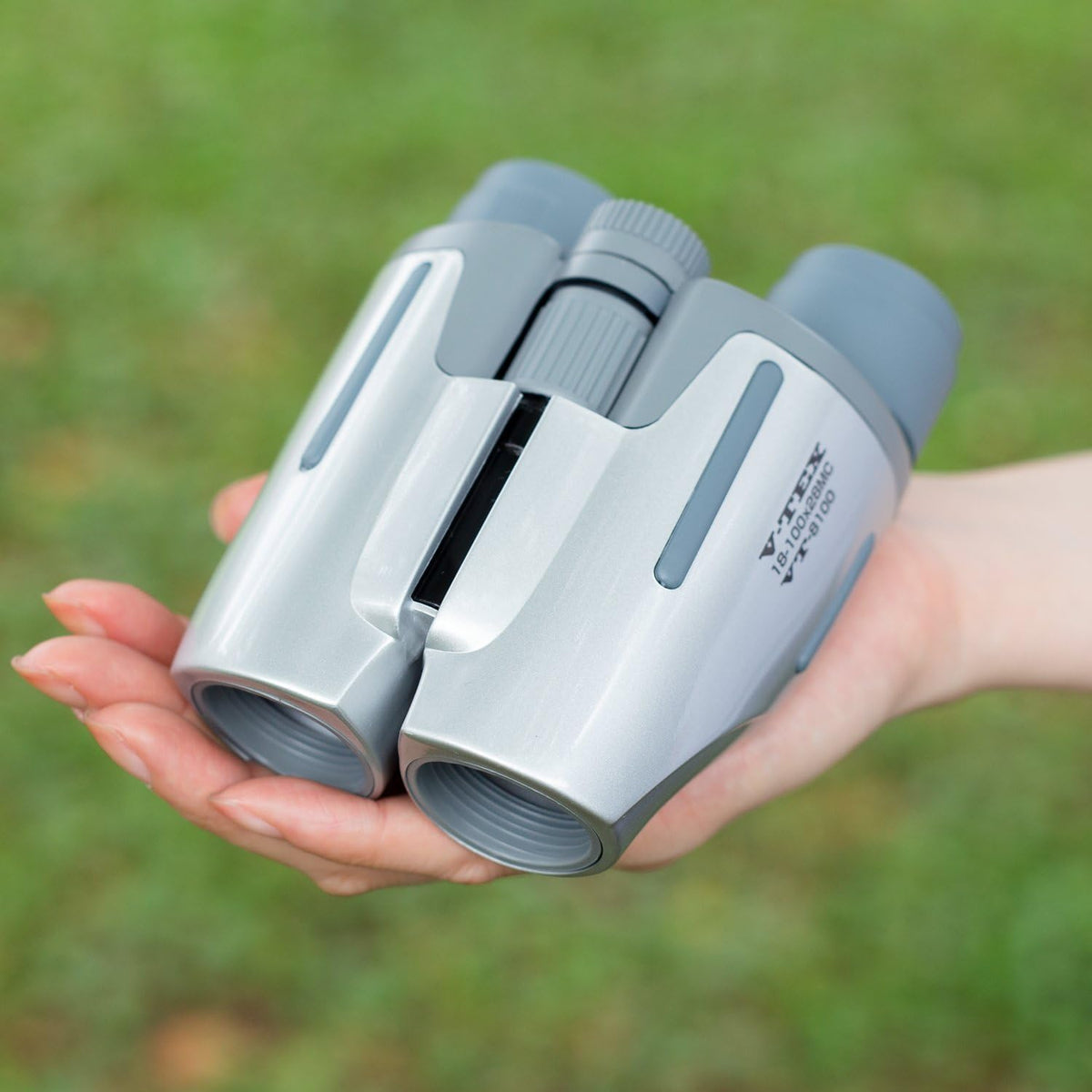 Kenko VT-8100 V-TEX Binoculars, 18-100 x 28, Porro Prism, 18x to 100x, 28cal, Silver