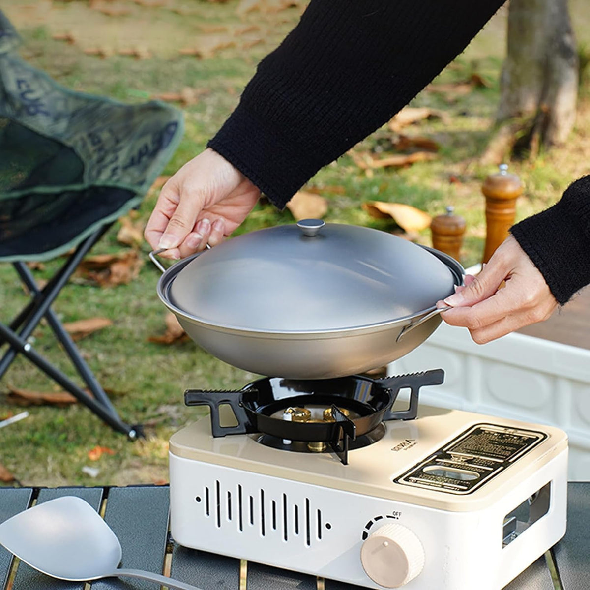 Titanium Camping Pot with Lid & Dual Handles, Chinese Hot Dry Pot Wok Pan, Portable Cook Pots Ultralight Outdoor Cookware for Backpacking, Hiking,Travel, Home used RT141C (Titanium color)