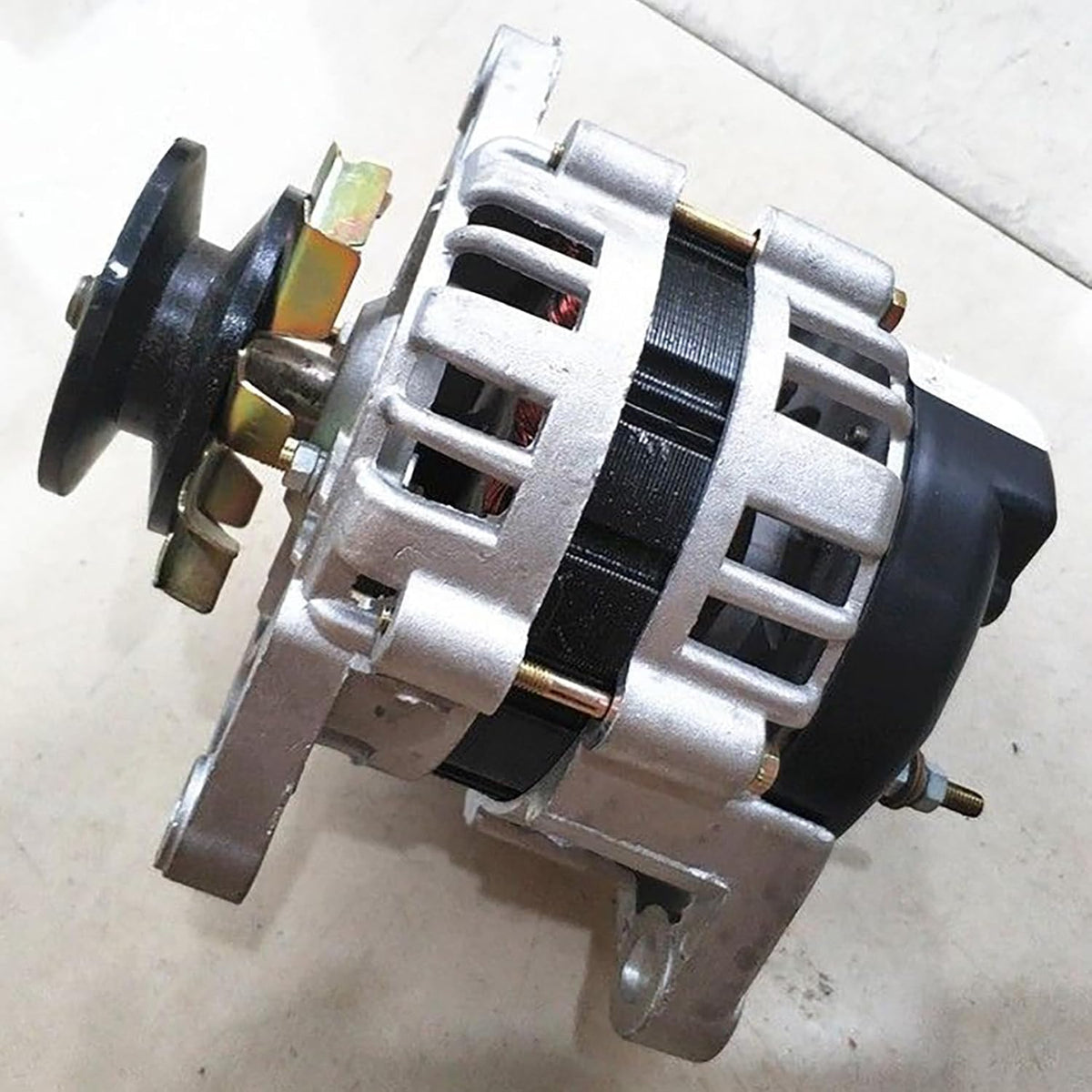 2000W Permanent Magnet Generator 14 / 28V DC Brushless Constant Voltage Generator High Power Charging Generator Set for Single-Cylinder Diesel Engines, Tractors, Lighting,Single Head,14V