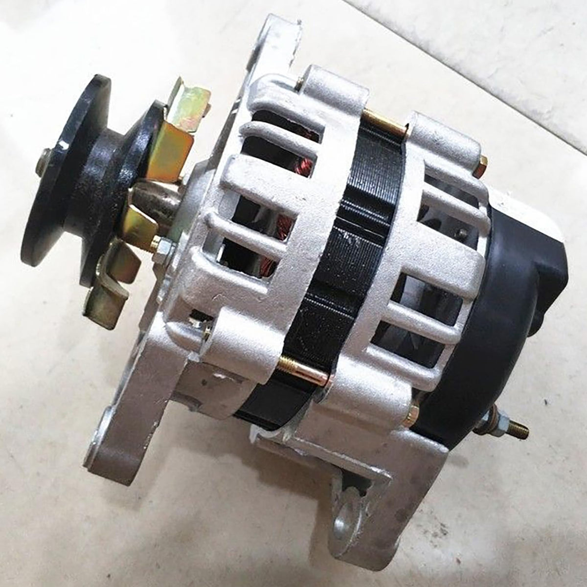 2000W Permanent Magnet Generator 14 / 28V DC Brushless Constant Voltage Generator High Power Charging Generator Set for Single-Cylinder Diesel Engines, Tractors, Lighting,Double Head,28V