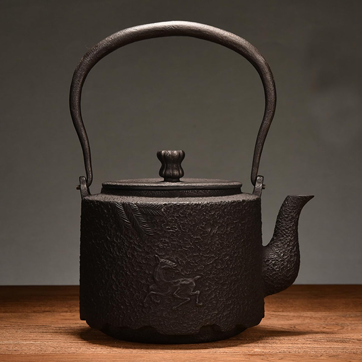 Cast Iron Teapot, Stovetop Safe Tea Kettle With handle, Asian Style Handmade Tea Pot For Home Camping Outdoor Use(1.2L, BlackA)