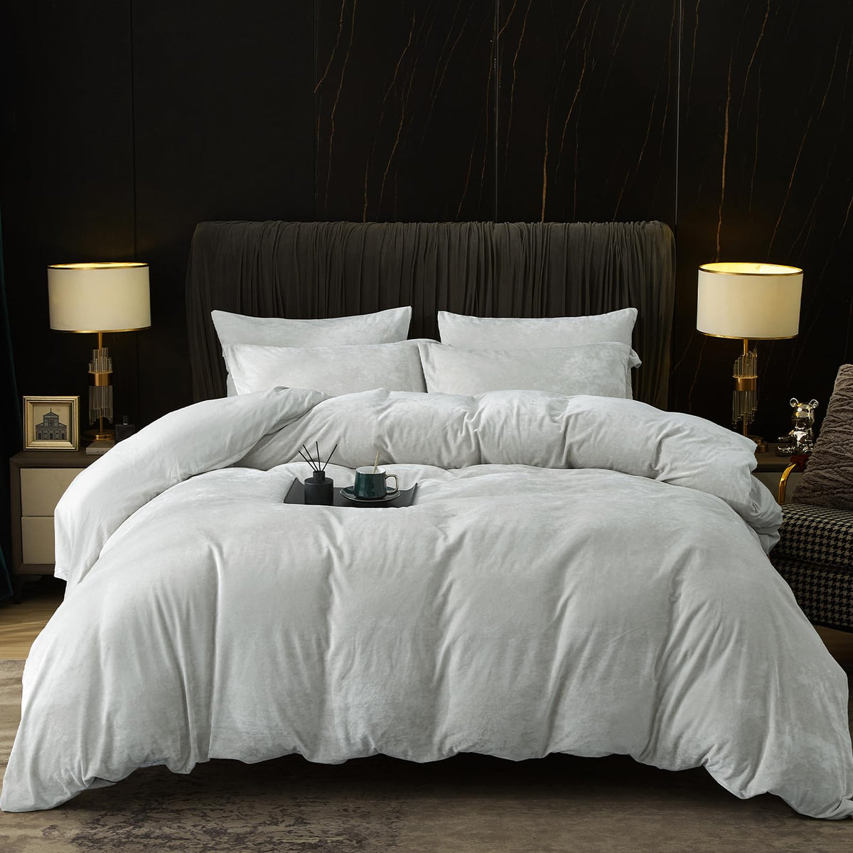 PHF Luxury Velvet Duvet Cover Set King Size, 3pcs 104" x 90", Cub