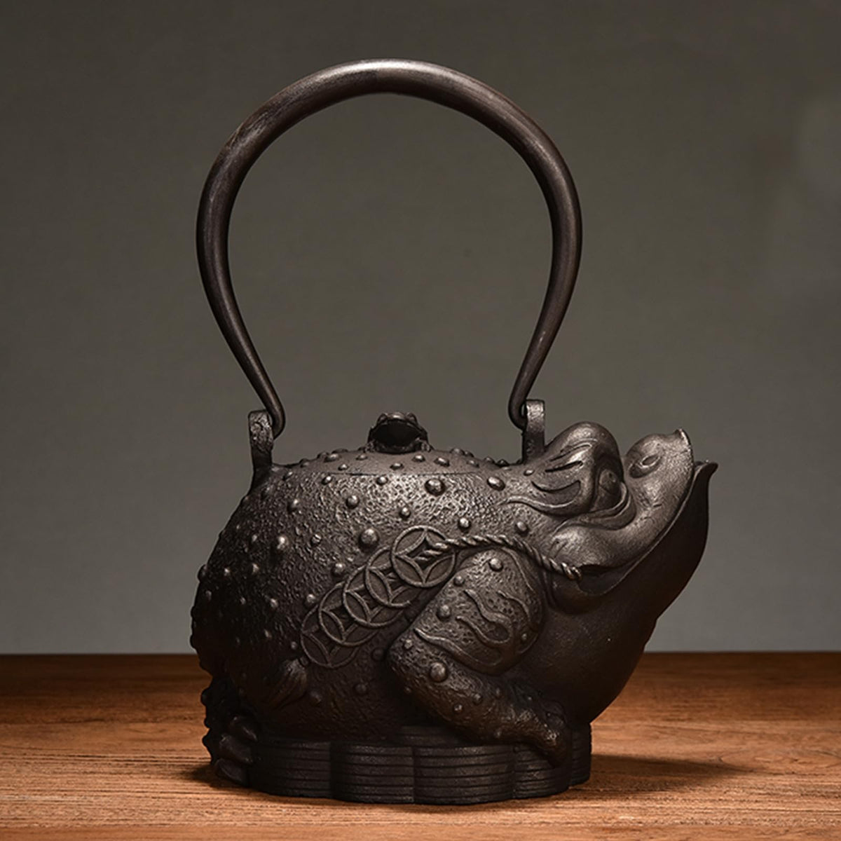 Cast Iron Teapot, Stovetop Safe Tea Kettle With handle, Asian Style Handmade Tea Pot For Home Camping Outdoor Use(1.2L, BlackB)