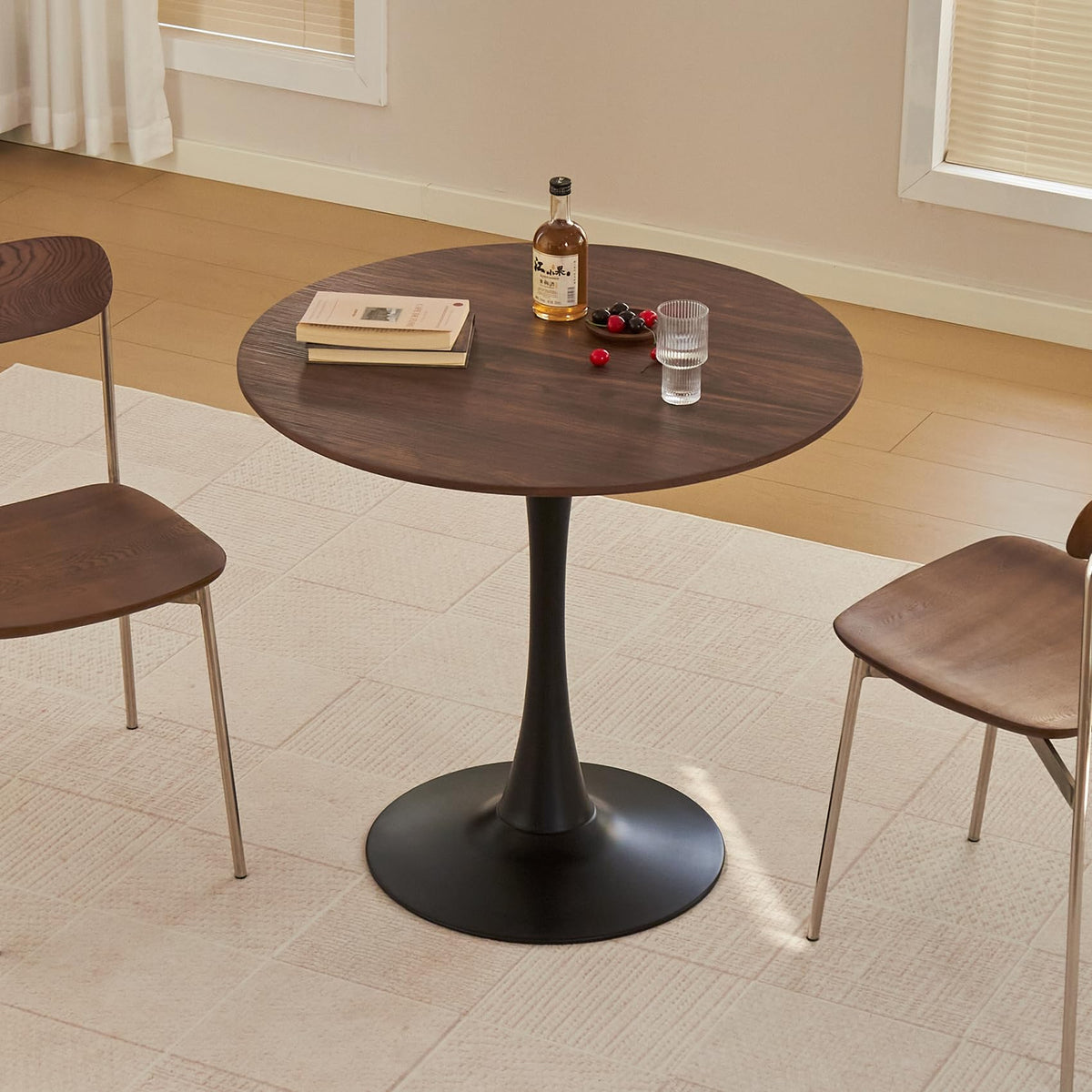 Round Dining Table, 31.5" Tulip Table (White)