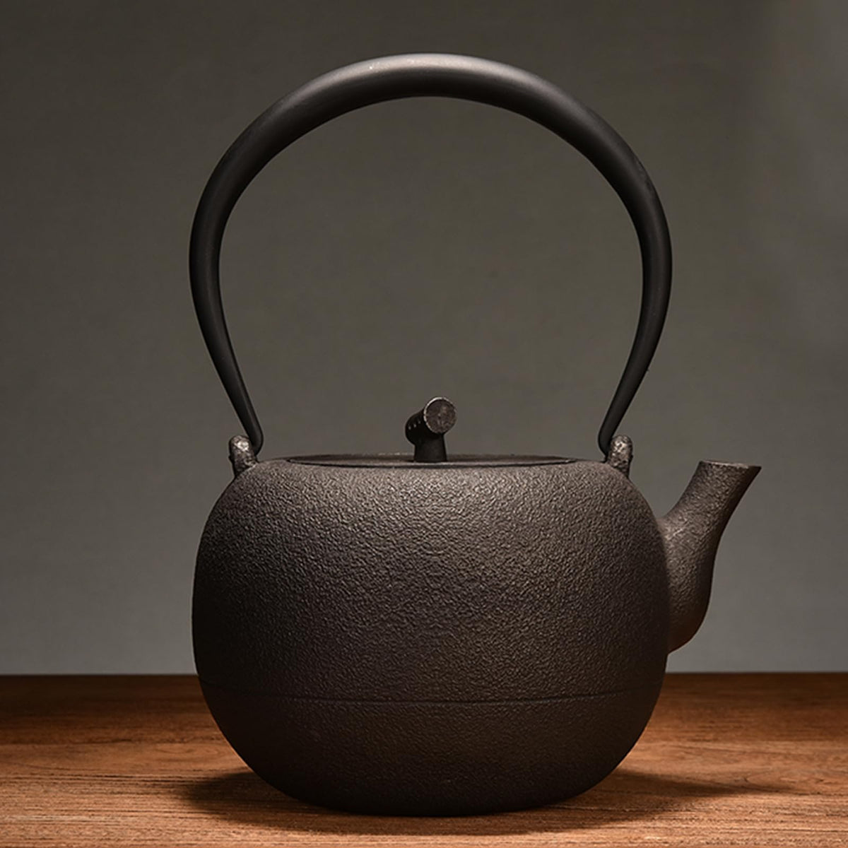Cast Iron Teapot, Stovetop Safe Tea Kettle With handle, Asian Style Handmade Tea Pot For Home Camping Outdoor Use(1.2L, BlackA)
