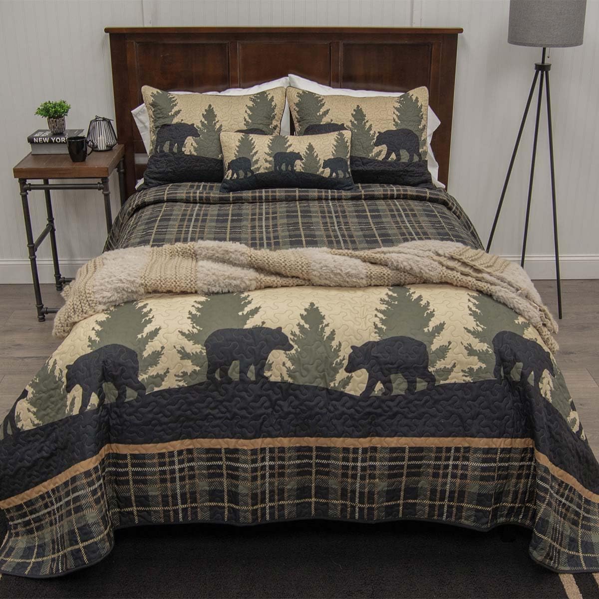BLACK FOREST DECOR Timberland Plaid Bear Quilt 90" Wx90 L