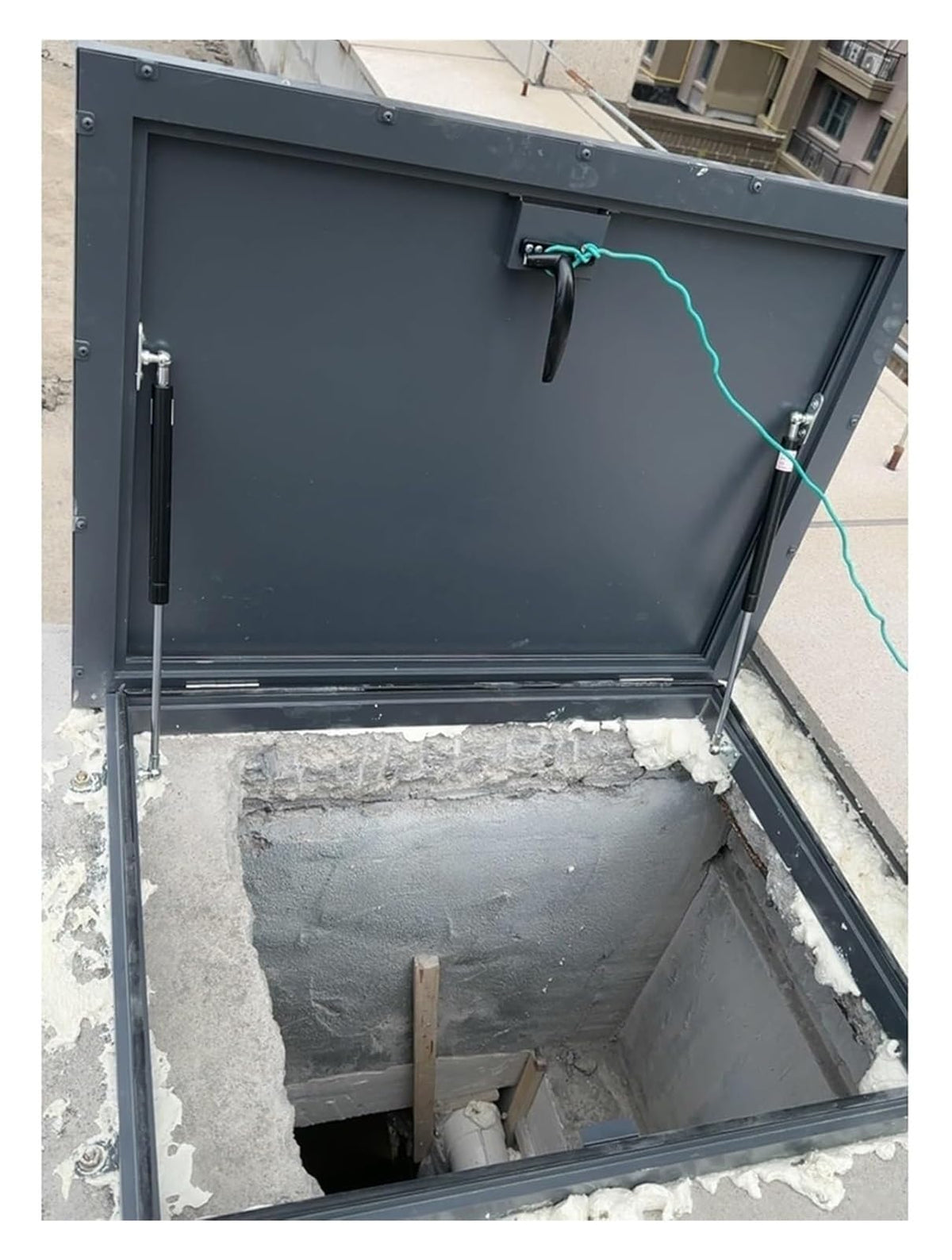 LZMZMQ Outdoor Basement Cellar Door Cover, Upward Lifting Attic Hatch Access Door Ceiling, Customized Manhole/Cellars Exit Lid with Hydraulic Support Rods & Handle, Black Square Metal Cap(20" Lx20 W)