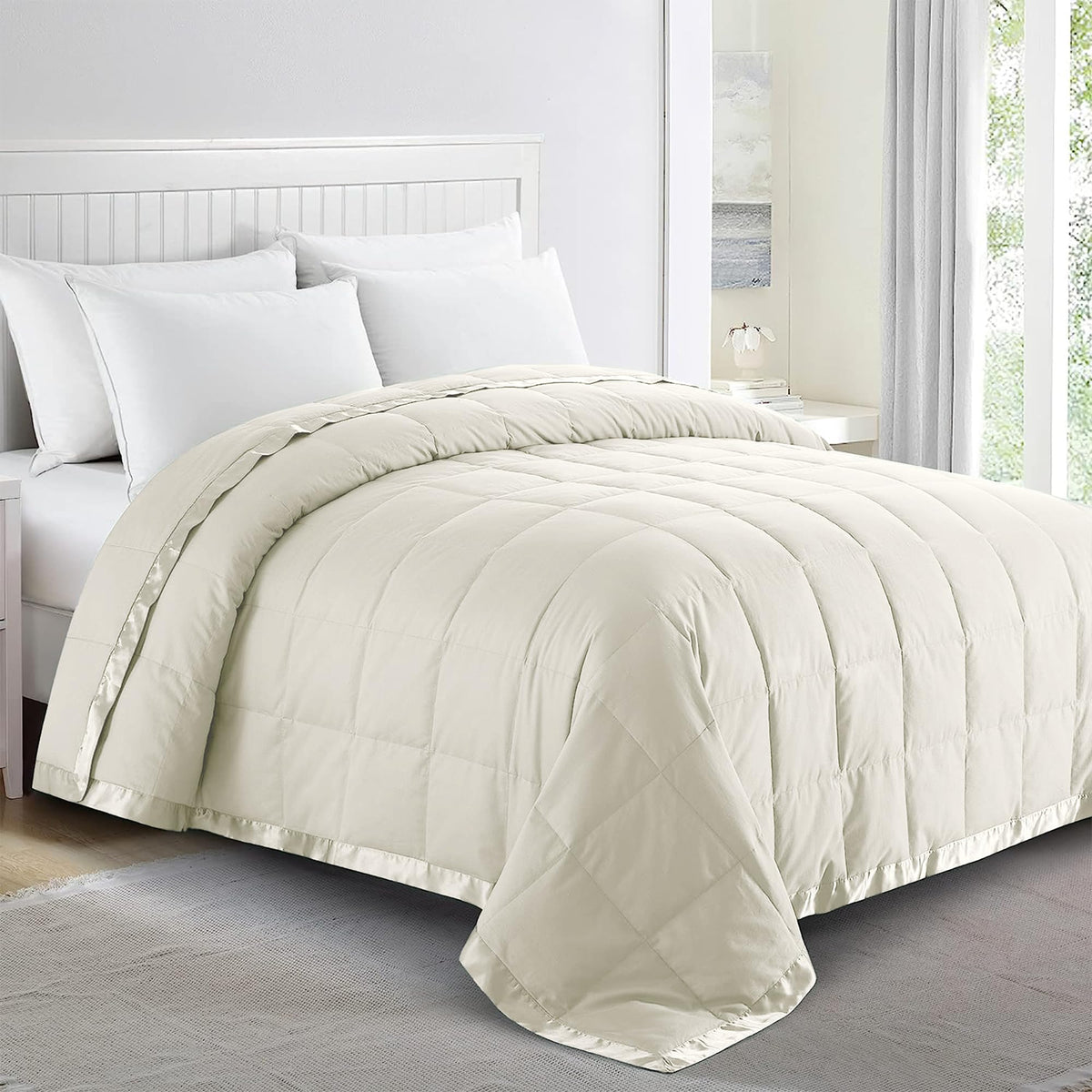 puredown® Blankets Queen Size - Soft Lightweight Down Blanket for Bed, Cozy Warm Luxury Bed Blanket with Satin Trim, White (90"X90")