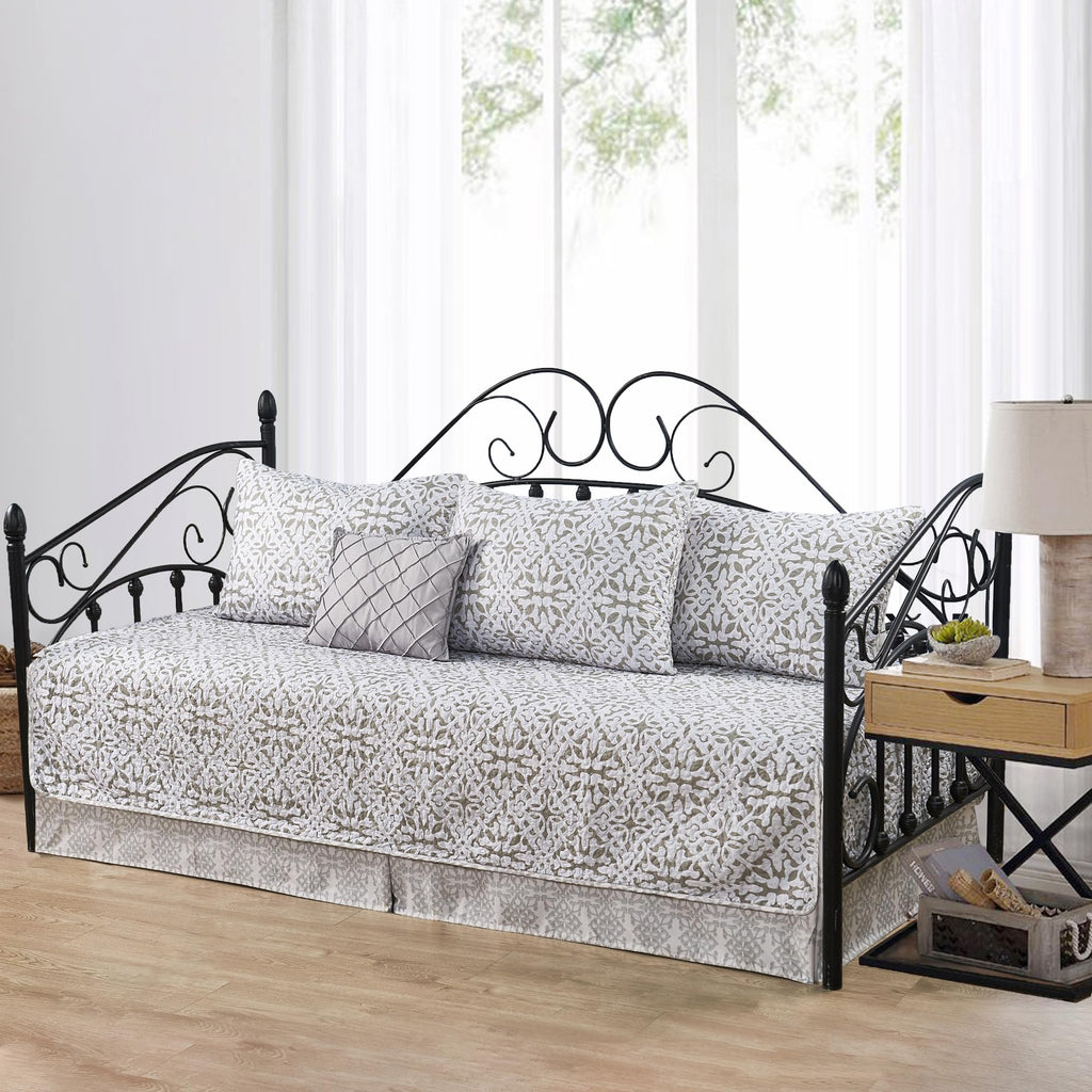 HESTIN 4Pcs Sky Blue Scallop Daybed Cover Set 75"x39" Petunia Embroidery