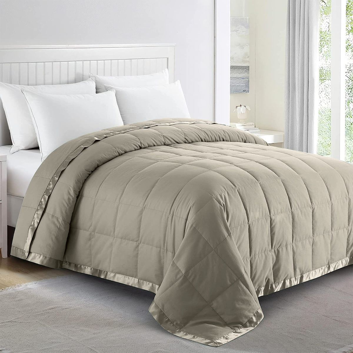 puredown® Blankets Queen Size - Soft Lightweight Down Blanket for Bed, Cozy Warm Luxury Bed Blanket with Satin Trim, White (90"X90")