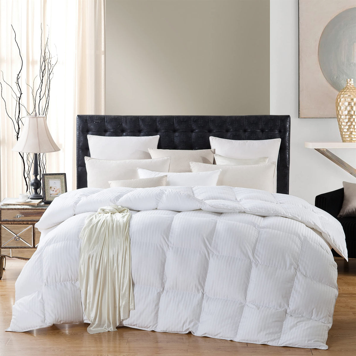 Luxurious All-Season Goose Down Feather Fiber Comforter Queen Size Duvet Insert, Exquisite Black Pinch Pleat Design, Premium Baffle Box, 100% Egyptian Cotton Cover, 65 oz. Fill Weight, Black