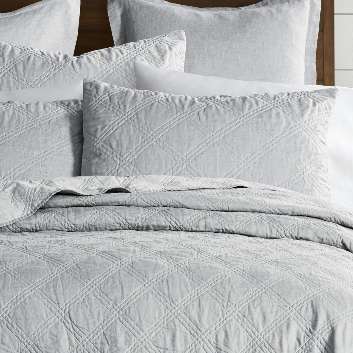 Levtex Home - 100% French Flax Linen Front/100% Cotton Back - Quilted Throw - French Flax Washed Linen - Charcoal - Throw Size (50 x 60in.)