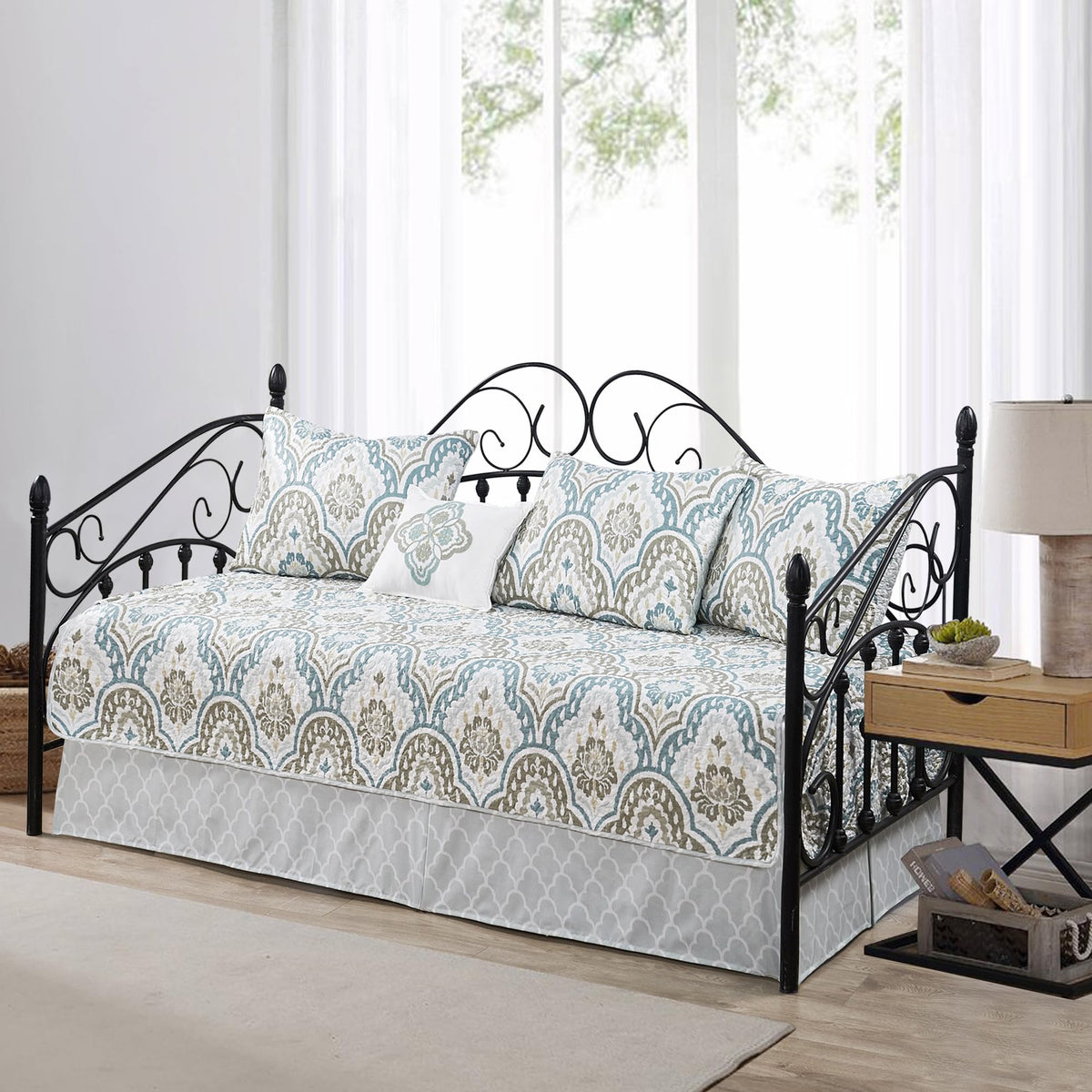 HESTIN 4Pcs Sky Blue Scallop Daybed Cover Set 75"x39" Petunia Embroidery