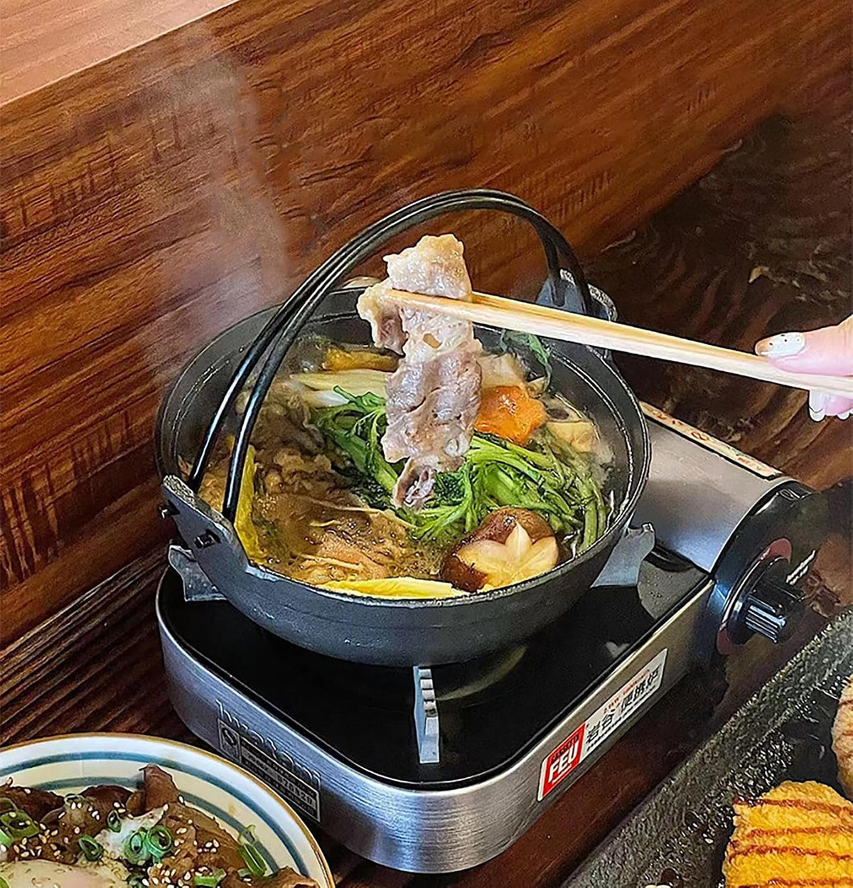 Japanese Cast Iron Sukiyaki Pan Iron Pot Shabu Shabu Nabe Hotpot Induction Cookware, Made in Japan for Camping Cooking, BBQ, Induction Cooker,30CM