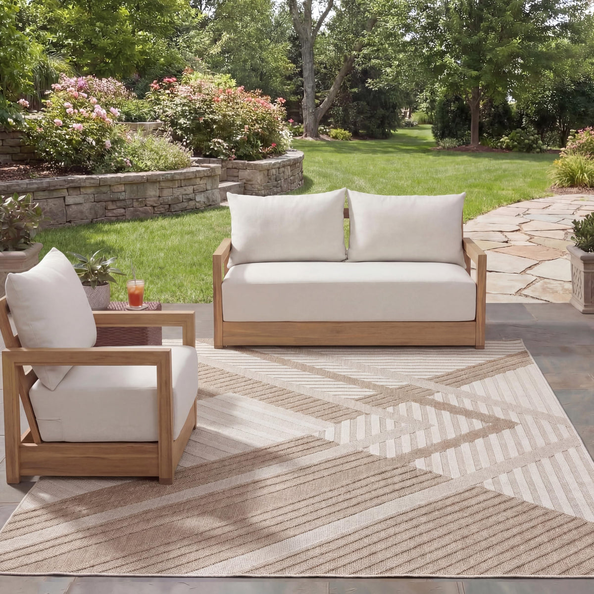 SAFAVIEH Washable Rug Outdoor Global Collection - 8' Round, Beige & Light Beige, Non-Shedding & Easy to Clean, Ideal for Patio, Backyard, Mudroom (GLB220B)