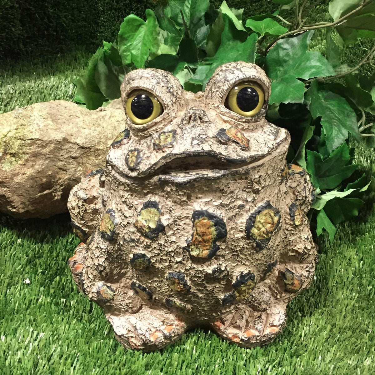 SUNGUARD Whimsical Toad Hollow Tall Stretch Jumbo Garden Frog Statues-Natural Brown