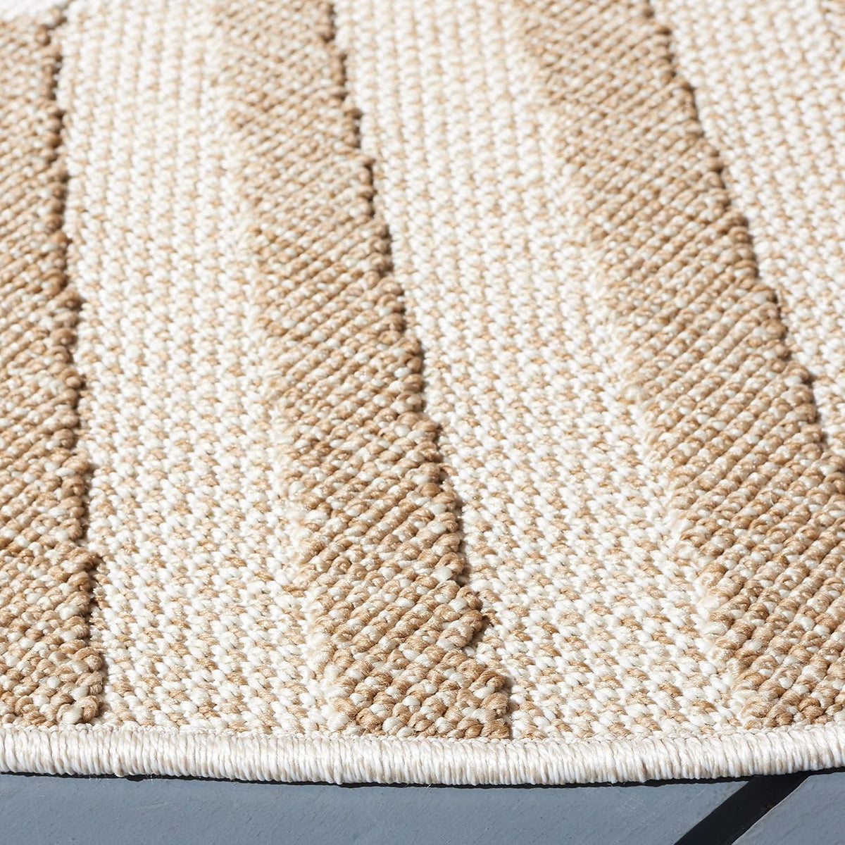 SAFAVIEH Washable Rug Outdoor Global Collection - 8' Round, Beige & Light Beige, Non-Shedding & Easy to Clean, Ideal for Patio, Backyard, Mudroom (GLB220B)