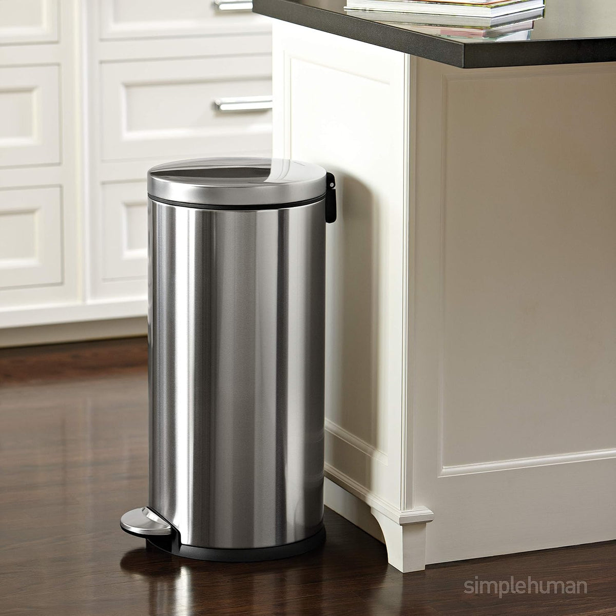 simplehuman Round Step Can, 30L / 8 Gallon Kitchen Trash Can, Iconic Round Shape, 150,000-Step Pedal, Lid Shox® Silent Close, Removable Inner Bucket, Brushed Stainless Steel