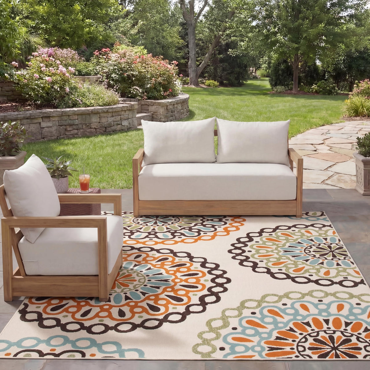 SAFAVIEH Washable Rug Outdoor Veranda Collection - 6'7" Round Cream & Terracotta, Non-Shedding & Easy to Clean, Ideal for Patio, Backyard, Mudroom (VER092-0715)