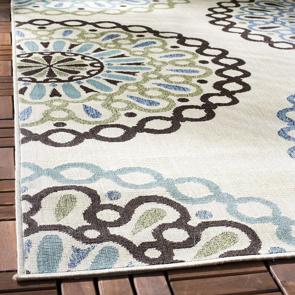 SAFAVIEH Washable Rug Outdoor Veranda Collection - 8' x 11', Cream & Blue, Non-Shedding & Easy to Clean, Ideal for Patio, Backyard, Mudroom (VER092-0615)