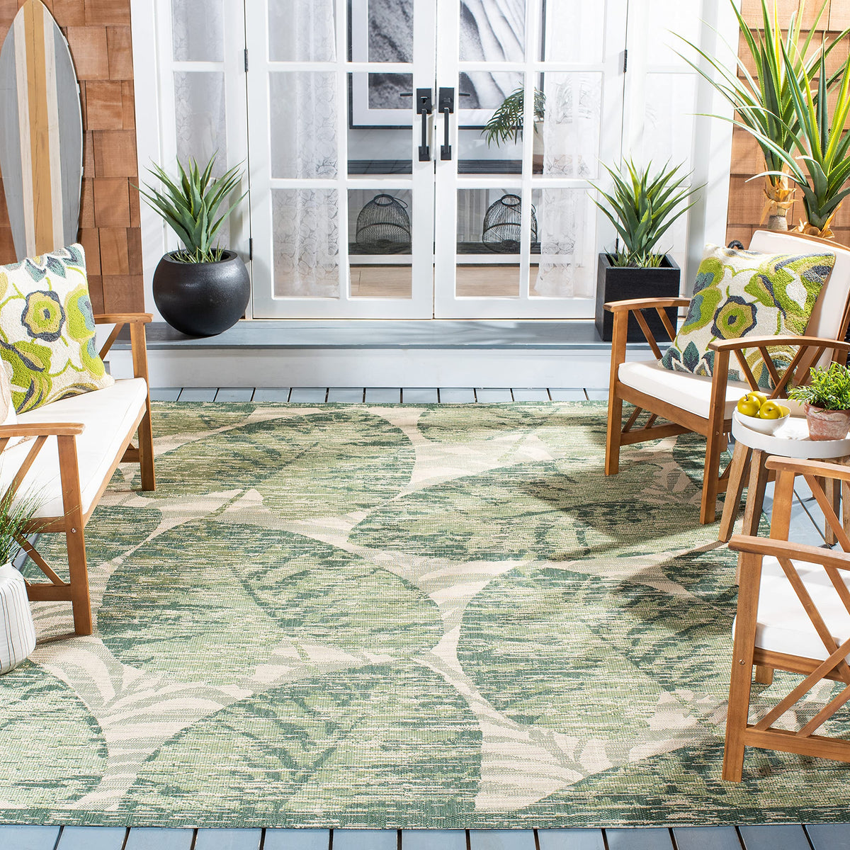 SAFAVIEH Washable Rug Outdoor Courtyard Collection - 6'7" Round, Green & Beige, Non-Shedding & Easy Cleaning, Ideal for Patio, Backyard, Mudroom (CY7556-21812)
