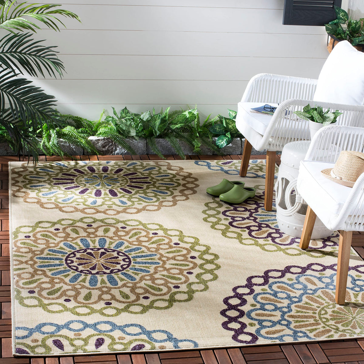 SAFAVIEH Washable Rug Outdoor Veranda Collection - 8' x 11', Cream & Blue, Non-Shedding & Easy to Clean, Ideal for Patio, Backyard, Mudroom (VER092-0615)