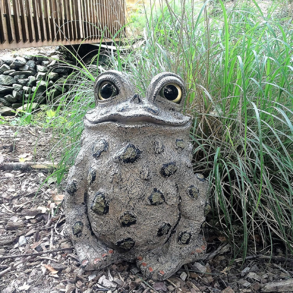SUNGUARD Whimsical Toad Hollow Tall Stretch Jumbo Garden Frog Statues-Natural Brown
